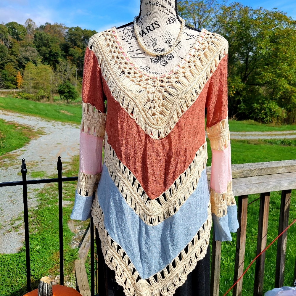 FINAL PRICE - Size Medium Boutique Chevron Lace top